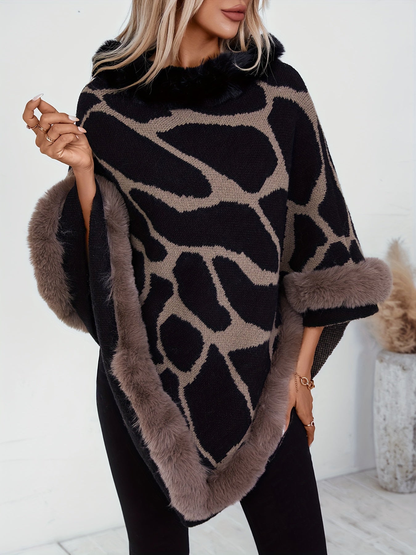 Giraffenhuid Patroon Fuzzy Trim Poncho, Elegante Thermische Zakdoek Zoom Crew Neck Cape Voor Herfst & Winter, Dameskleding