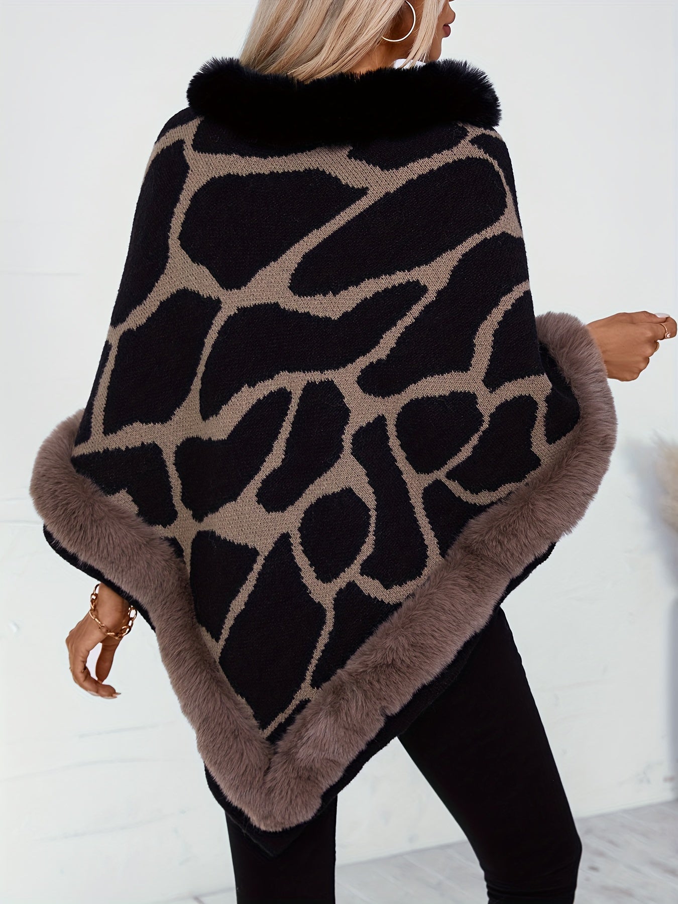 Giraffenhuid Patroon Fuzzy Trim Poncho, Elegante Thermische Zakdoek Zoom Crew Neck Cape Voor Herfst & Winter, Dameskleding